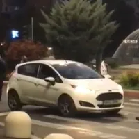 Un șofer și un trotinetist s-au bătut în trafic Foto: captură video Youtube
