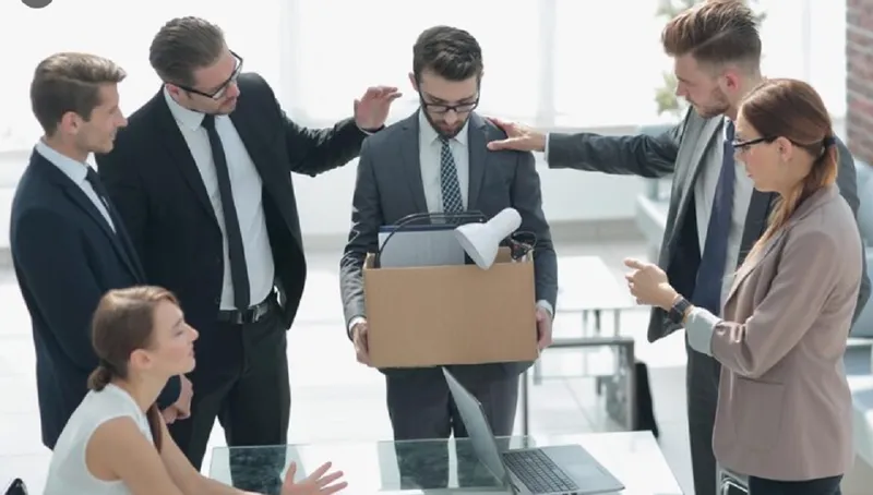 Angajat concediat- Foto: freepik (rol ilustrativ)