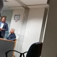 Primele imagini cu Sorin Oprescu în fața procurorilor din Atena Foto: antena3.ro