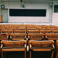 Profesor universitar: Școala nu trebuie centrată pe memorare, deoarece informația se uzează rapid / Pexels