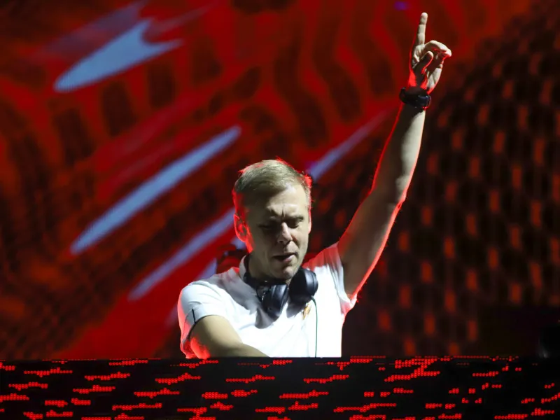 DJ Armin van Buuren închide Untold Cluj cu 7 ore de concert (imagine cu rol ilustrativ)-oto: Profimedia Image