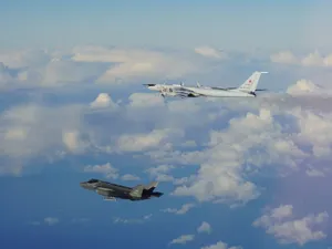 Două avioane F-35 au interceptat două bombardiere rusești Tu-142 care zburau lângă Norvegia - Foto: X - Captura foto