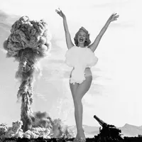 Cine a fost singura Miss Bomba Atomică din istorie - Foto: Profimedia Images (colaj Newsweek)