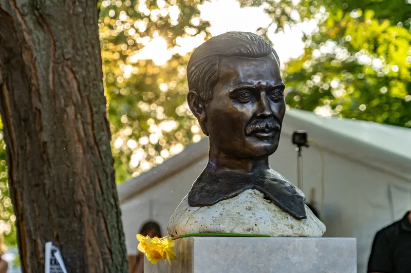 Statuia lui Freddie Mercury -  Foto: Balatonszemes 8636