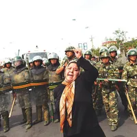 Studenții uiguri care se întorc în Xijiang sunt considerați periculoși, pentru că pot răspândi revolta prin rețelele sociale