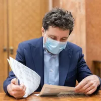 Procurorii au ajuns la biroul lui Nicușor Dan. FOTO: Facebook
