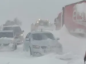 Mașini blocate- Foto: FACEBOOK