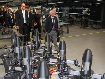 Lindsey Graham, în fabrica subterană de drone SkyFall din Kiev, cu o zi înainte de moartea sa subită - Foto: Profimedia Images
