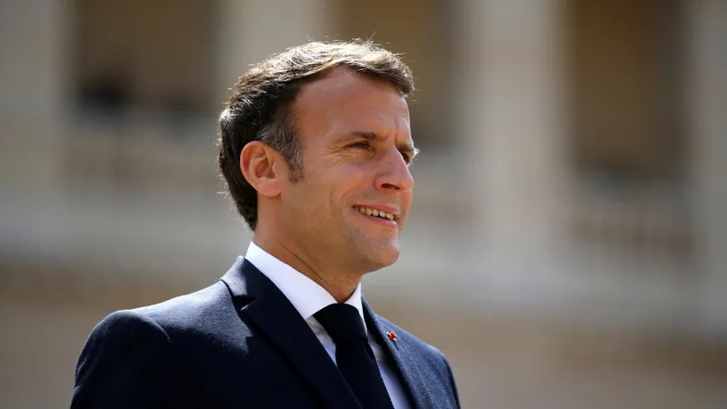 VIDEO Protest în Franţa după anunţul lui Macron privind impunerea certificatului sanitar obligatoriu / CTV News