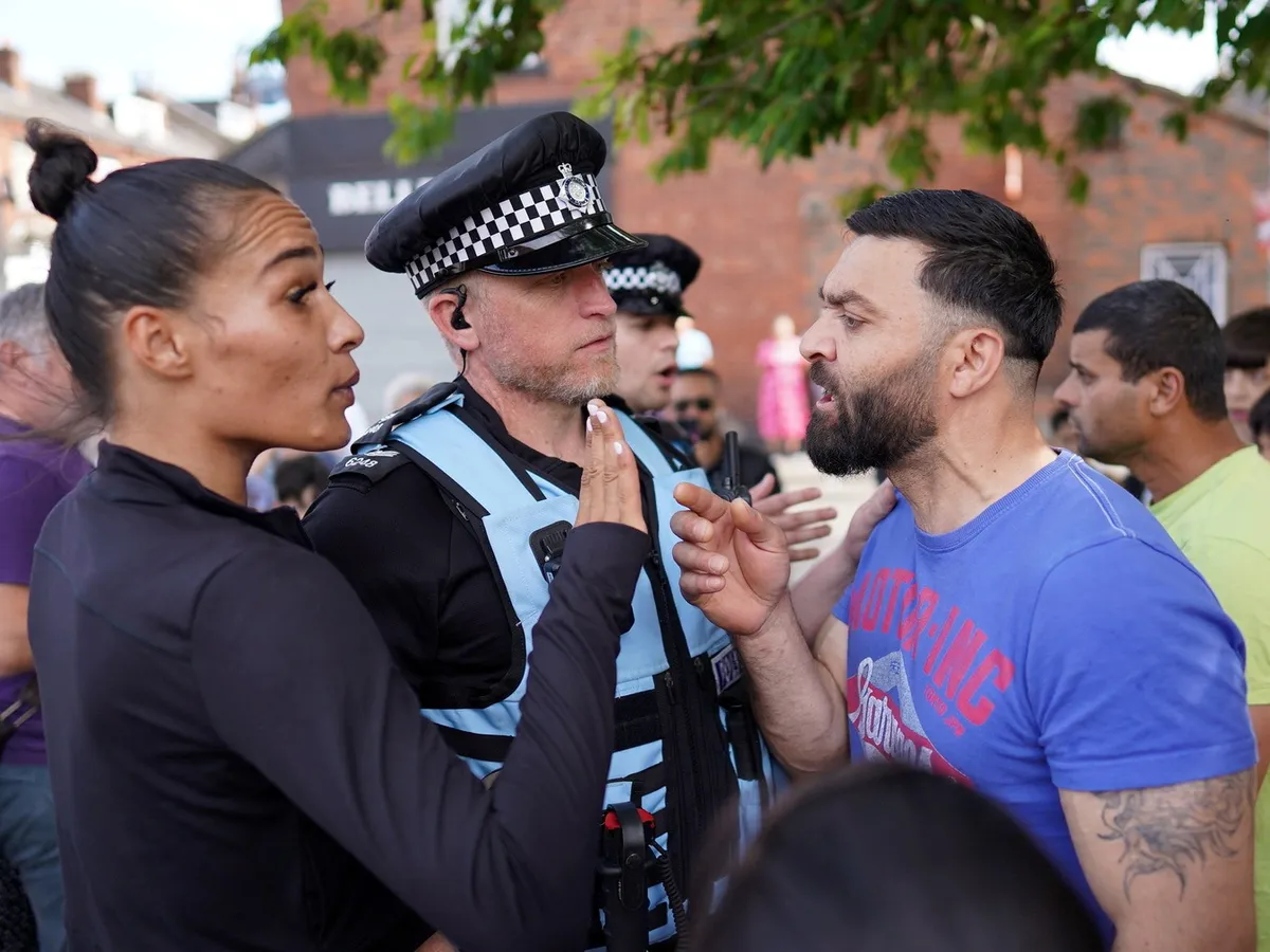 âți români au fost reținuți de fapt în urma scandalului de la Leeds? Informații oficiale - Foto: Profimedia Images (rol ilustrativ)