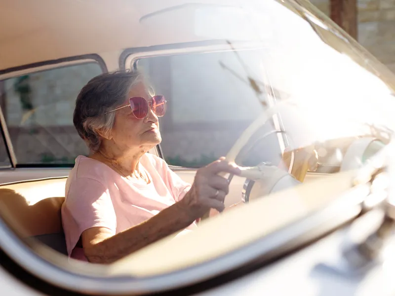 Șoferii de peste 70 ani, obligați să treacă teste complexe la 3 ani în UK. Cum e în România? - Foto: Freepik (Imagine cu rol ilustrativ)