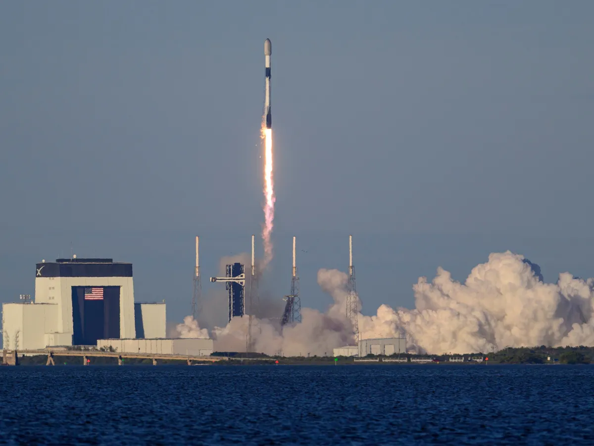 China invadează cerul cu 200.000 de sateliți. Îi cer lui Elon Musk să le facă loc. „Este îngrijorător”