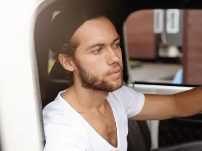 O femeie a fost omorâtă accidental cu mașina de fiul ei, când dădea cu spatele. „Nu am simțit impactul” - Foto: Freepik (Imagine cu rol ilustrativ)