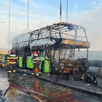 Autocar cu 35 de cetăţeni ucraineni a luat foc luni, pe podul peste Dunăre de la Brăila - Foto: ISU Braila(imagine cu rol ilustrativ)