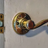 Un bărbat a găsit o cameră secretă în casa bunicului. Ce era ascuns? A vrut să sune la poliție - Foto: Profimedia Images (Imagine cu rol ilustrativ)
