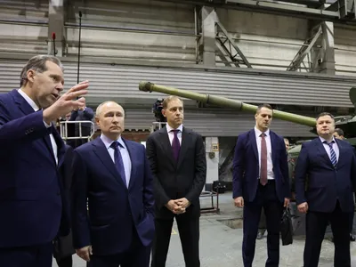 „Sclavii” lui Putin: 4.S00.000 muncitori lucrează 12ore, fără concediu, în fabricile de arme - Foto: Profimedia images