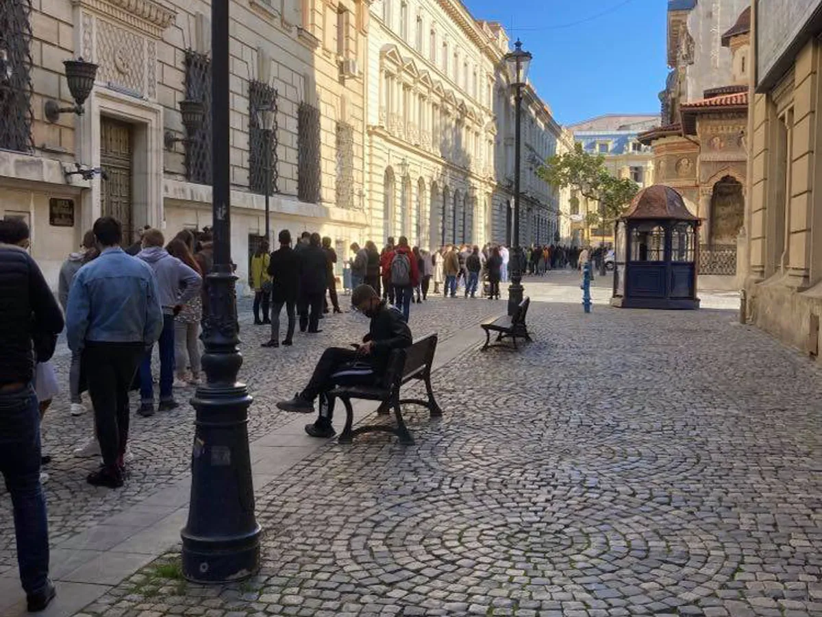Moldovenii din București au ieșit duminică la vot. Sursa foto: Facebook PAS