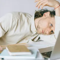 Ţara în care ai acum dreptul să ignori telefoanele şi e-mail-urile de serviciu în anumite zile - Foto: Pexels/Nataliya Vaitkevich