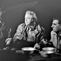 Ovidiu Schumacher a fost vânătorul-scriitor în filmul „Operațiunea Monstrul” - Foto: Facebook/Studiourile Buftea