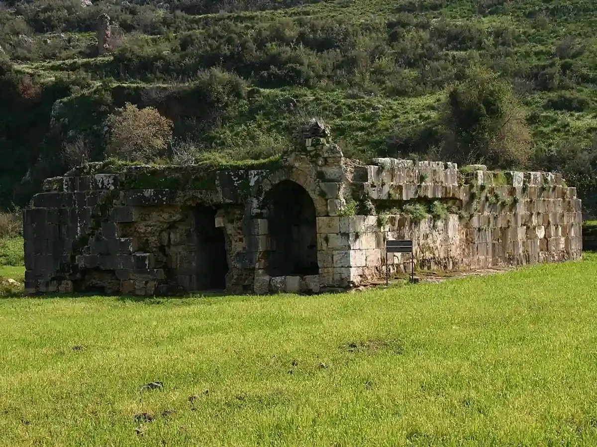 Templu Traian ruine