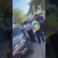 Momentul când poliția discută  cu Mohammad Murad. Captură video