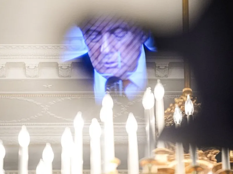 Președintele SUA, Donald Trump, participă la un prânz, la Casa Albă - Foto: Profimedia Images