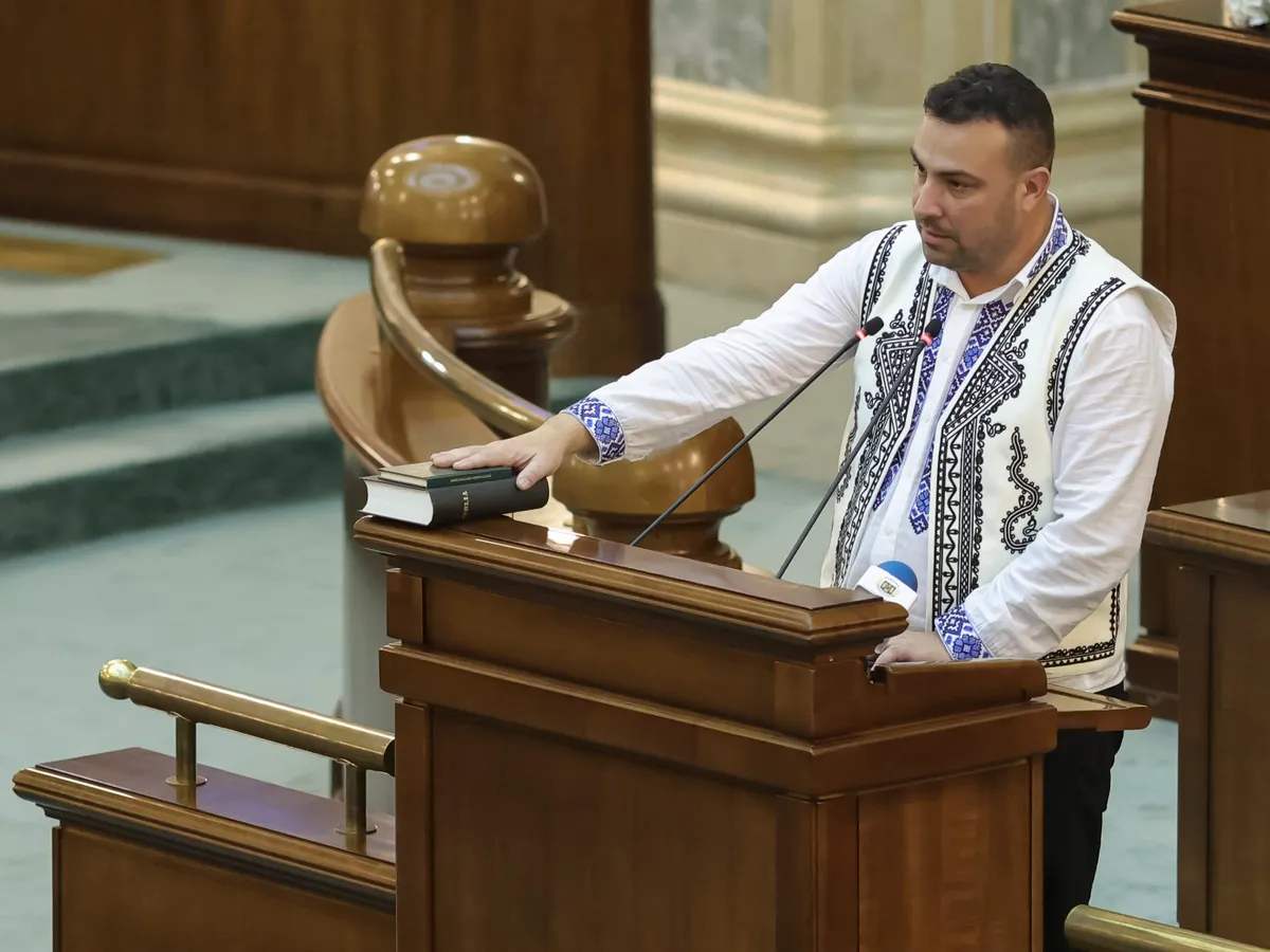 Șeful grupului PACE care poate doborî guvernul. A trăit cu 500 lei salariu și 51.000 lei luați la păcănele