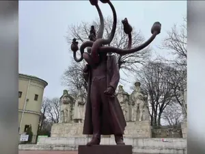 După scandalul cu Hidra o altă statuie din Iași este vandalizată. Ce se întâmplă și ce spune poliția - Foto: ProTv