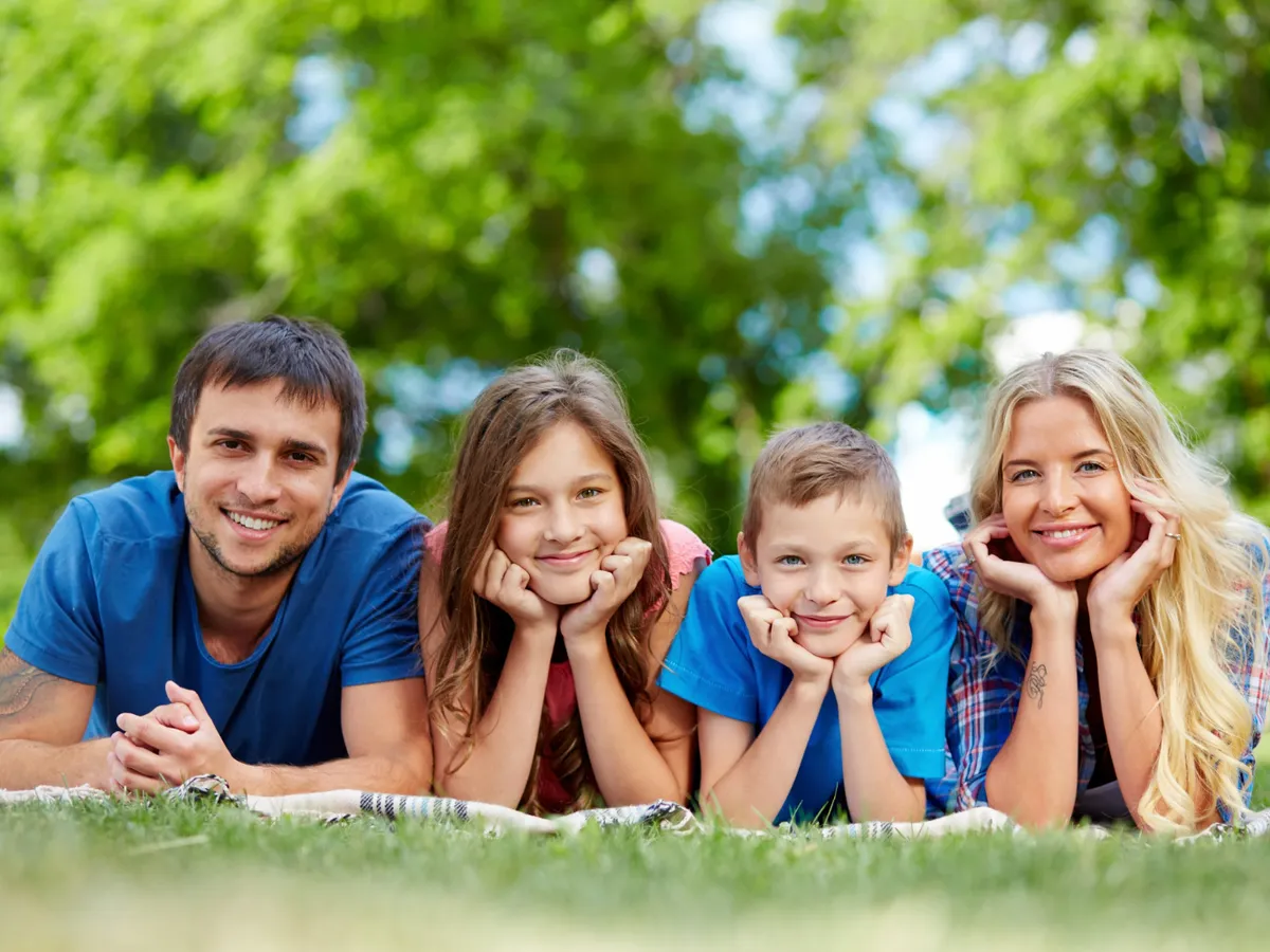 Familie cu copii Foto: Freepik (rol ilustrativ)