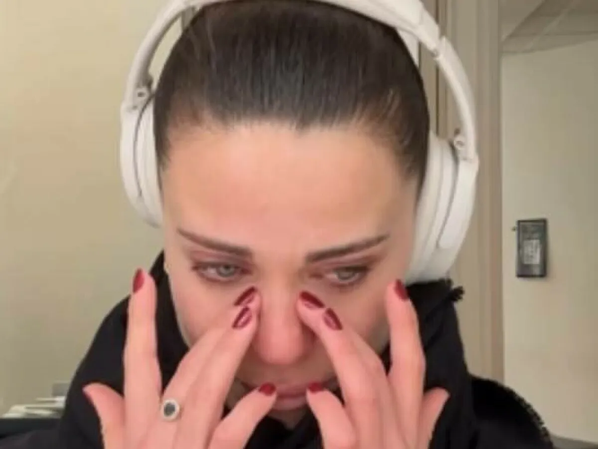 Actrița din Bridgerton a fost atacată în centrul Londrei, din nou. Un bărbat a lovit-o în public