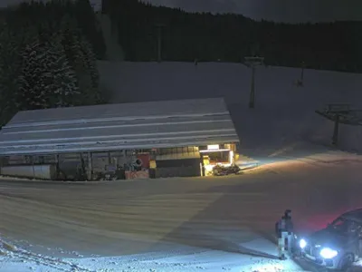 Ca-n filme: doi români au furat un seif dintr-o stațiune de schi austriacă. L-au târât pe pârtie, până la mașină