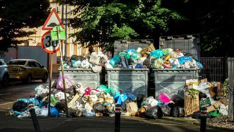 Zeci de localități din țară sunt îngropate în gunoaie înainte de Ziua Națională. Care sunt motivele - Foto: Profimedia Images/ Imagine cu caracter ilustrativ