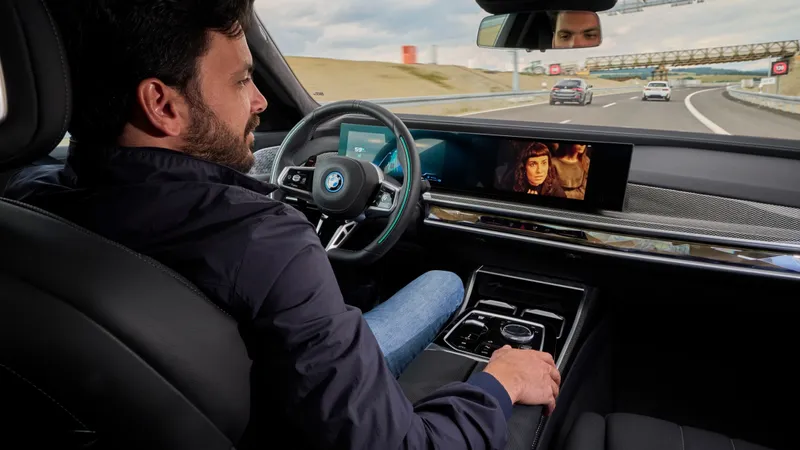 Un nou pas către condusul autonom. Care e prima mașină care combină Nivel 2 şi Nivel 3 - Foto: BMW