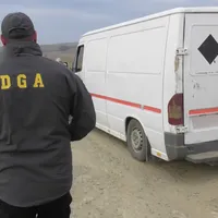 Un șofer a dat 200 de lei șpagă unor polițiști Foto: Captură DGA