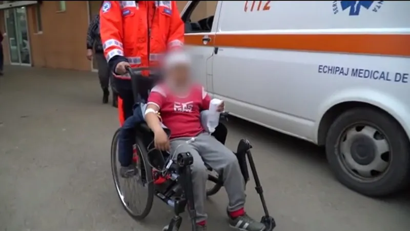 Copilul ar fi fost lovit cu capul de pereți. Captură Observator TV