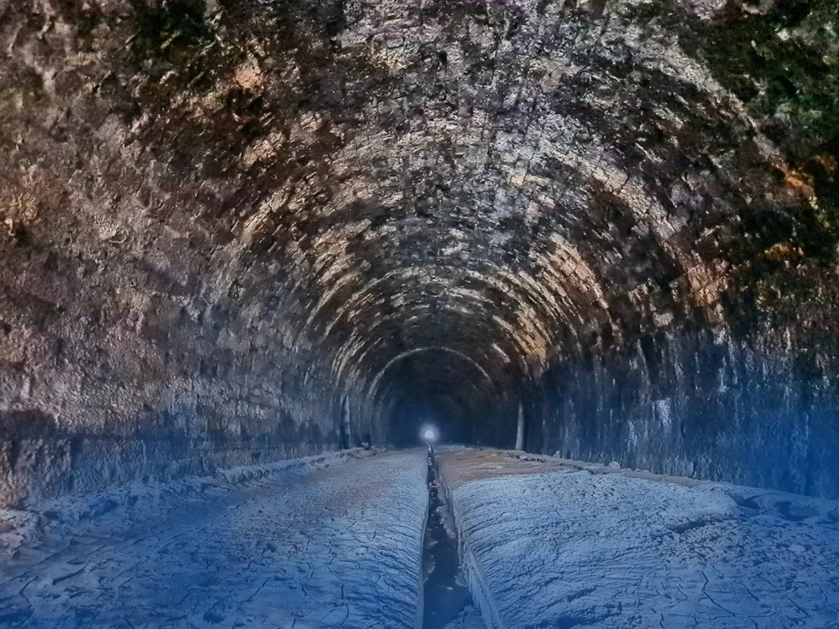 Tunelul Carol I, apoi Tunelul Palas, realizat între 1895 și 1900, după planurile lui Anghel Saligny - Foto: Facebook / CFR Infrastructura