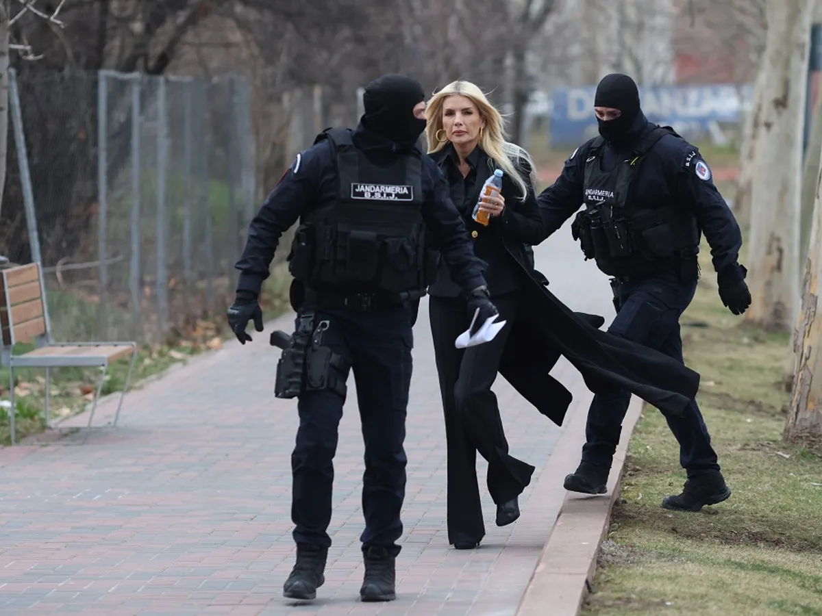Laura Vicol, adusă cu mascații la DIICOT, în dosarul Nordis. Cum făcea 2.000.000 € pe an? Foto: Inquam Photos/ George Călin