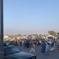 Afganii fug din calea talibanilor. FOTO: Captură video