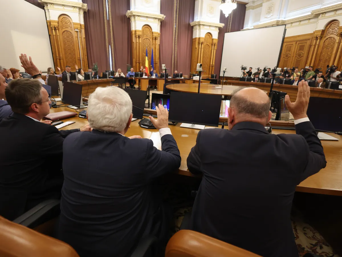 Un traseist care trăia din păcănele conduce PACE. Șeful „Uniți pentru România” avea 400€/lună. Votează Veștea