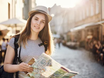 Turistă - Foto: Magnific.com (Imagine cu rol ilustrativ)