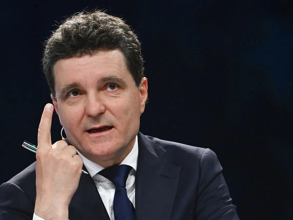 Nicuşor Dan, la dezbaterea de la Euronews, de pe 8 mai - Foto: INQUAM PHOTOS/Alex Nicodim