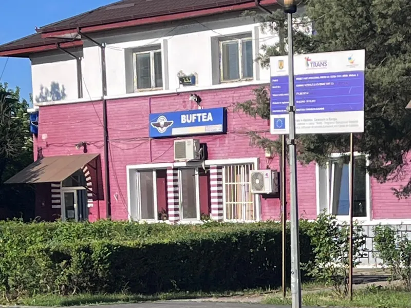 Stai lângă București și faci naveta la serviciu în Capitală? Trenul, de 3 ori mai scump ca autobuzul - Foto: Facebook/Gara Buftea