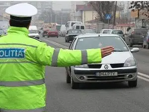 Polițiștii corupți scapă de acuzații dacă nu-și recunosc vocile sau sună de pe fix/FOTO: ziaruldeiasi.ro