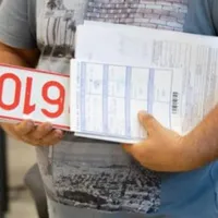 Comisar-șef, „campion” la luare de mită la Înmatriculări: 80 de şpăgi de la samsari, în 5 zile - Foto: timisplus.ro (Imagine cu rol ilustrativ)