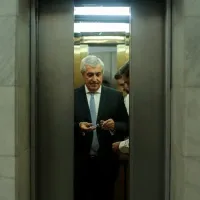 Lui Tăriceanu i s-au deschis ușile. La plecare/FOTO: g4media.ro