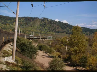 trenul Transsiberian, spre est, de-a lungul râului Khilok, în apropiere de Tarbachatai, Rusia - Foto: Profimedia Images