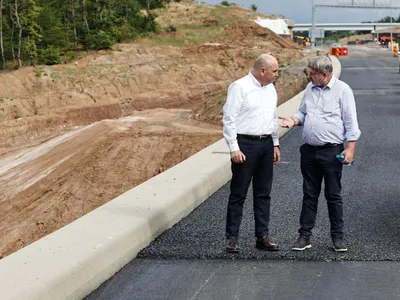 Premierul interimar Ilie Bolojan, pe şantierul Autostrăzii Transilvania - Foto: gov.ro
