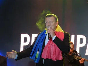 Cântăreţul de muzică populară Aurel Tămaş, în concert - Foto: Facebook/Aurel Tămaş