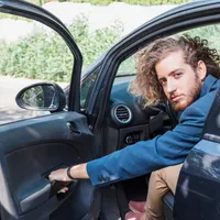 Ce a vrut să dea șpagă poliției un șofer prins în trafic beat și fără permis? A fost reținut imediat - Foto: Freepik.com (rol ilustrativ)