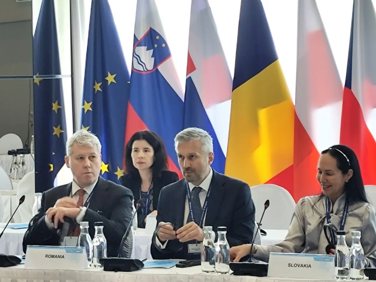 Cătălin Predoiu la Forumul de la Salzburg - Foto: MAI